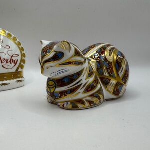 Royal Crown Derby Contended Cat Paperweight Silver Stopper